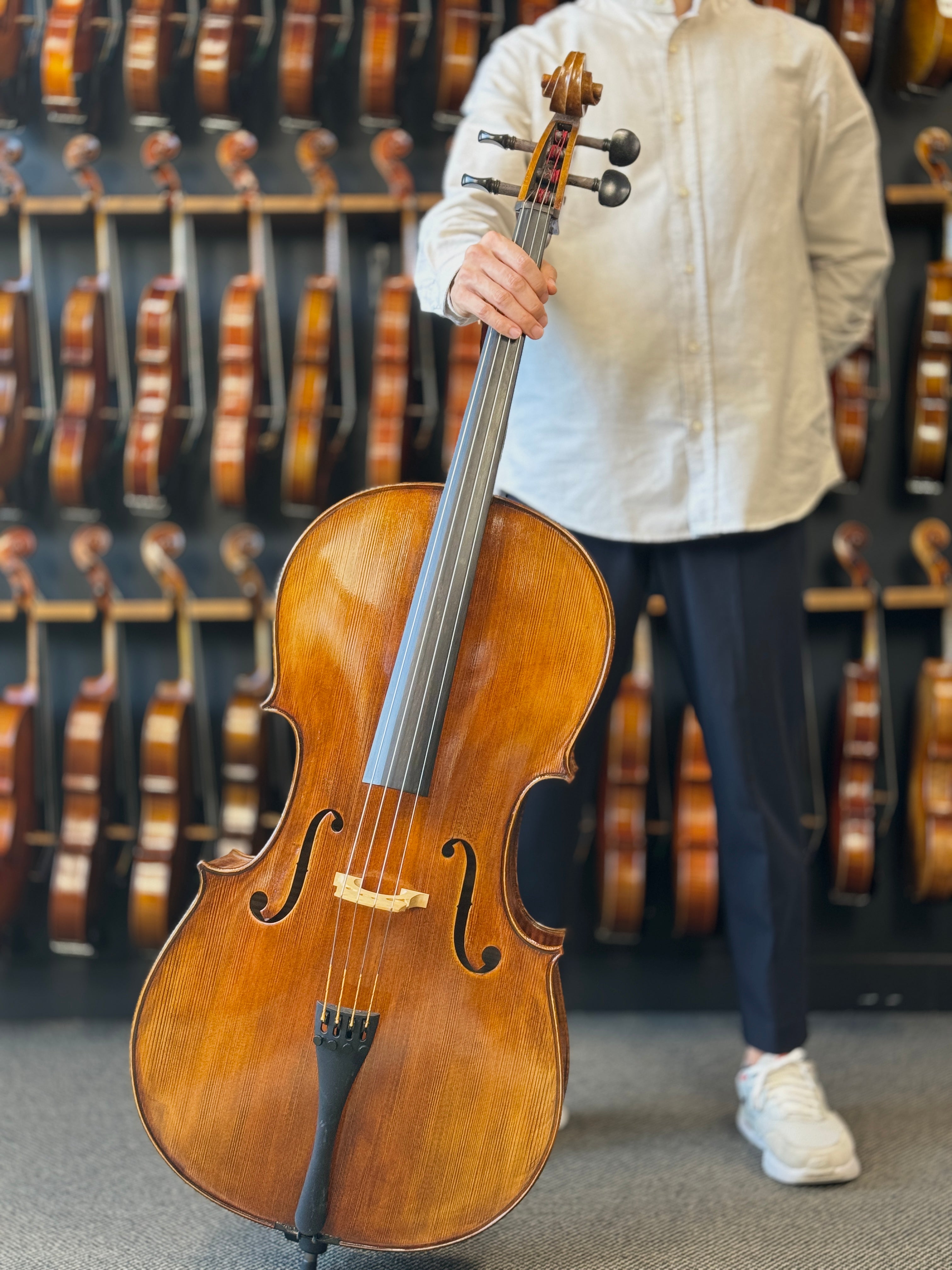 Luthier - 8 Cello