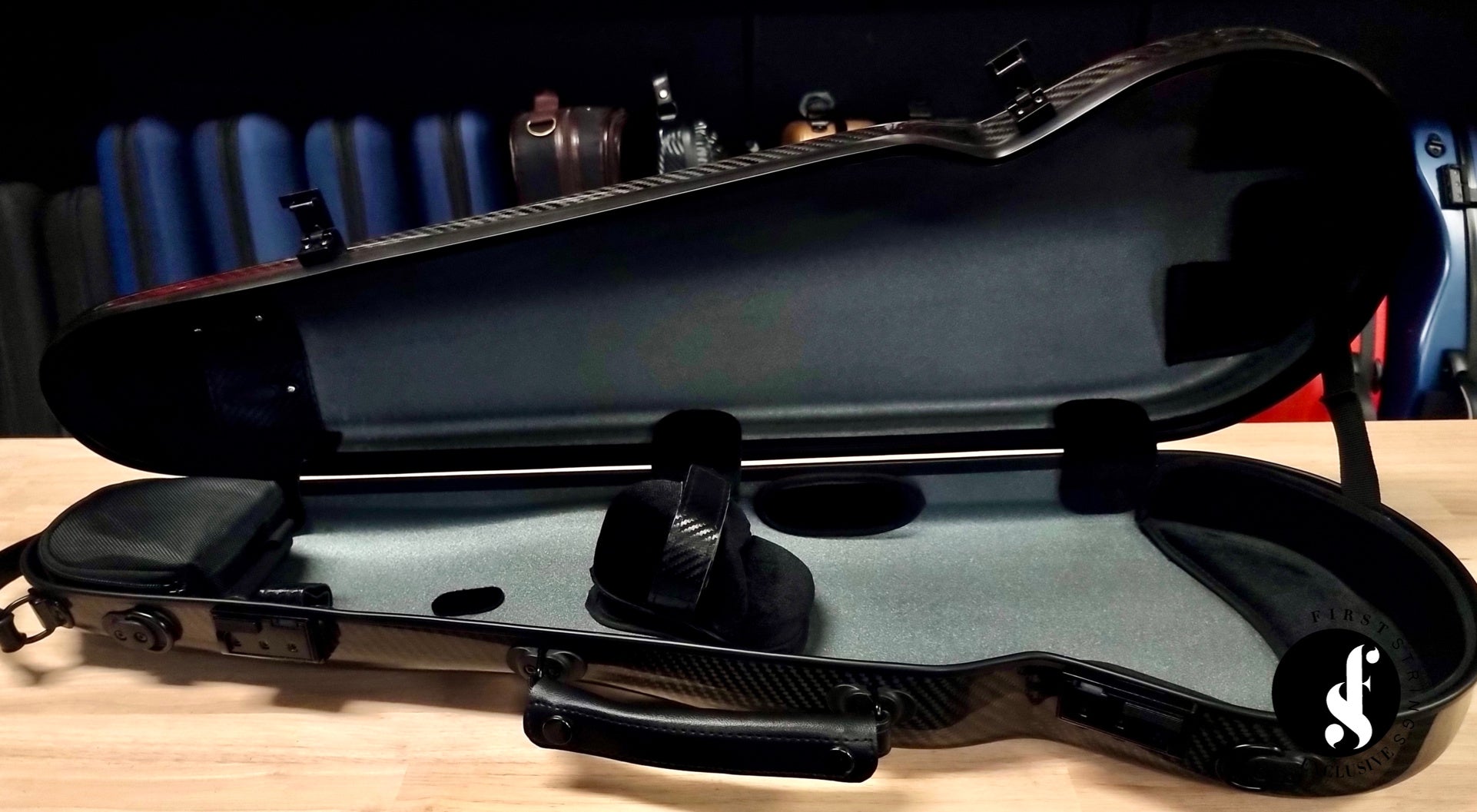 FS Carbon Fibre Violin Case- Black Carbon